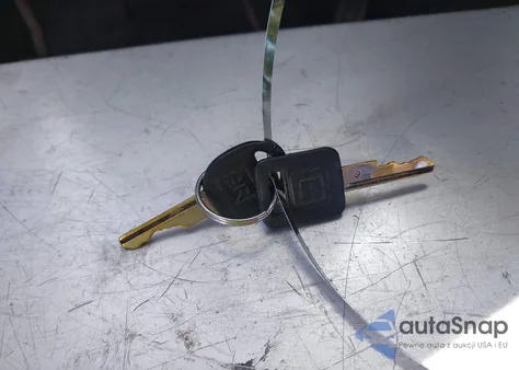 1990 Chevrolet Gmt-400 C1500 from USA, damaged, VIN 1GCDC14Z3LE209876